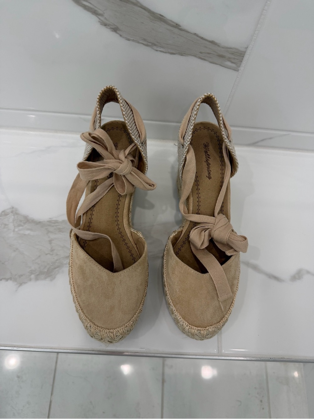 Source Unknown Taupe Espadrille Wedge Sandals with Ankle Tie EU Size 40